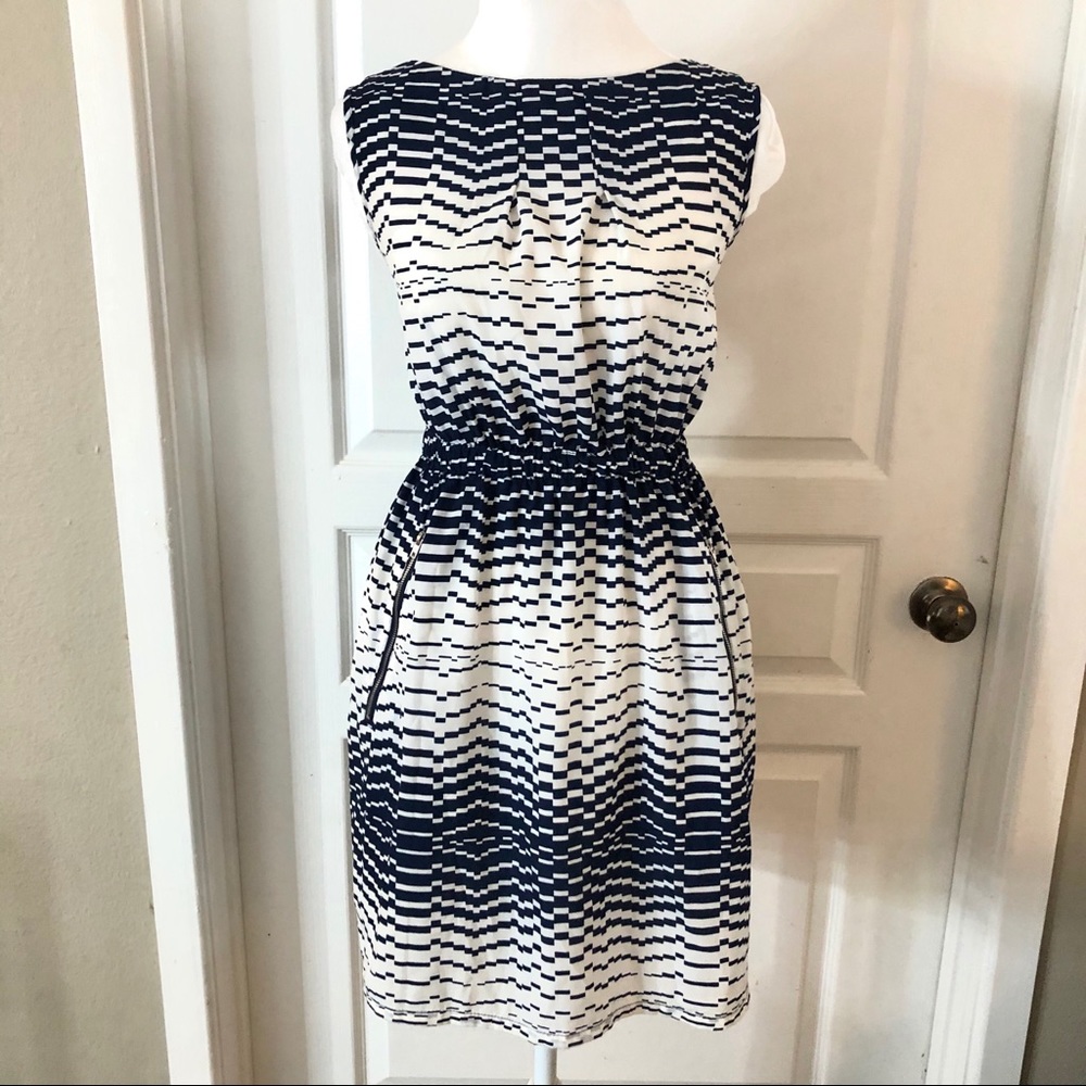 3/$20 Fathers summer dress with pockets
